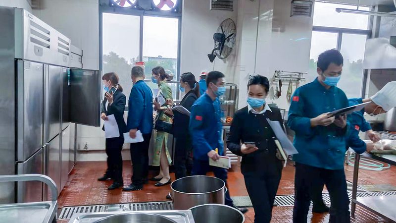 食品委托加工合同中的资质条款：保障食品安全的关键**