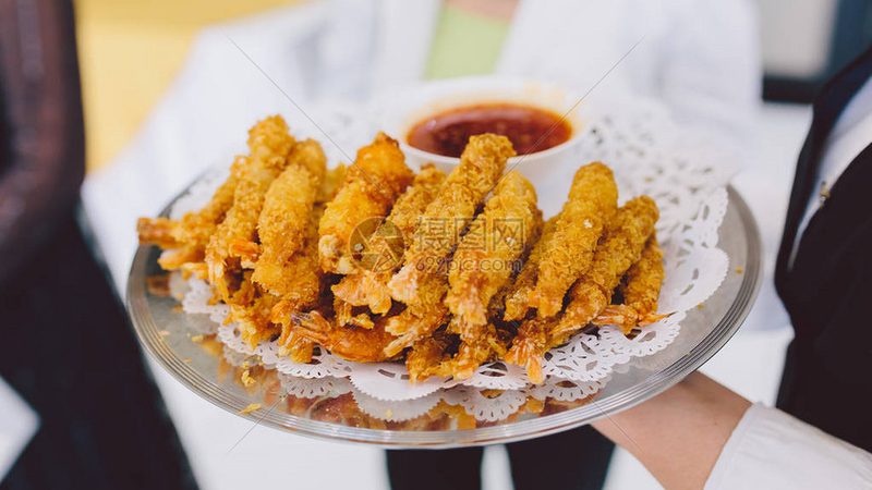 食品代工：样品与量产成品的差异解析**