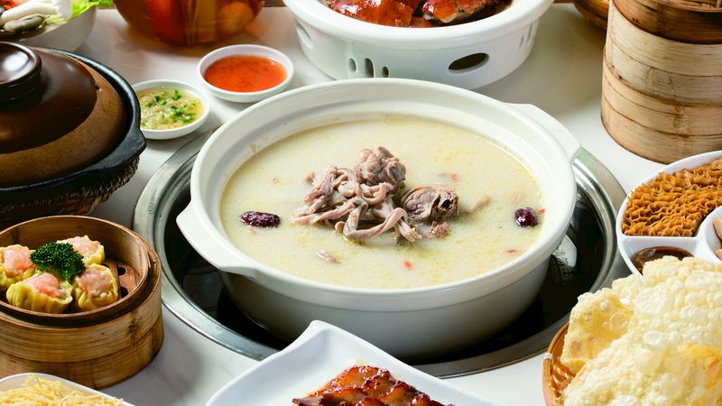 揭秘休闲食品批发：厂家直销定制贴牌的奥秘