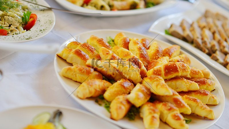 零食批发商代理条件：揭秘行业门槛与机遇